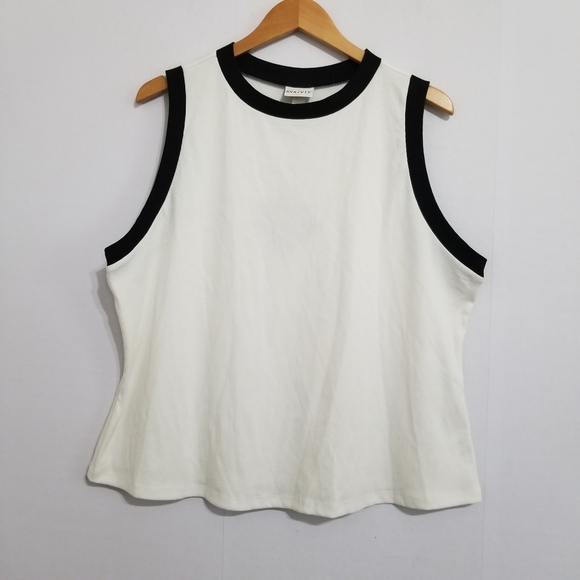 Ava & Viv Tops - NWT Ava & Viv Ivory Black Trim Tank Top Size 2X